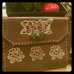 Crossbody bag with long straps